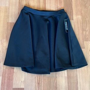 Black skirt, new Size Small